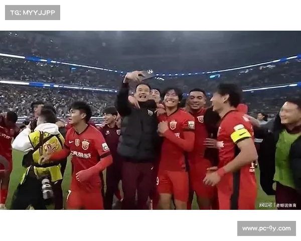 上海海港客场1-0战胜大连英博,实现中超三连冠伟业 上海海港客场1-0战胜大连英博,实现中超三连冠伟业